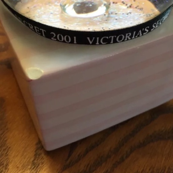 Victoria’s Secret musical snow globe angels SOLD - Picture 4 of 4